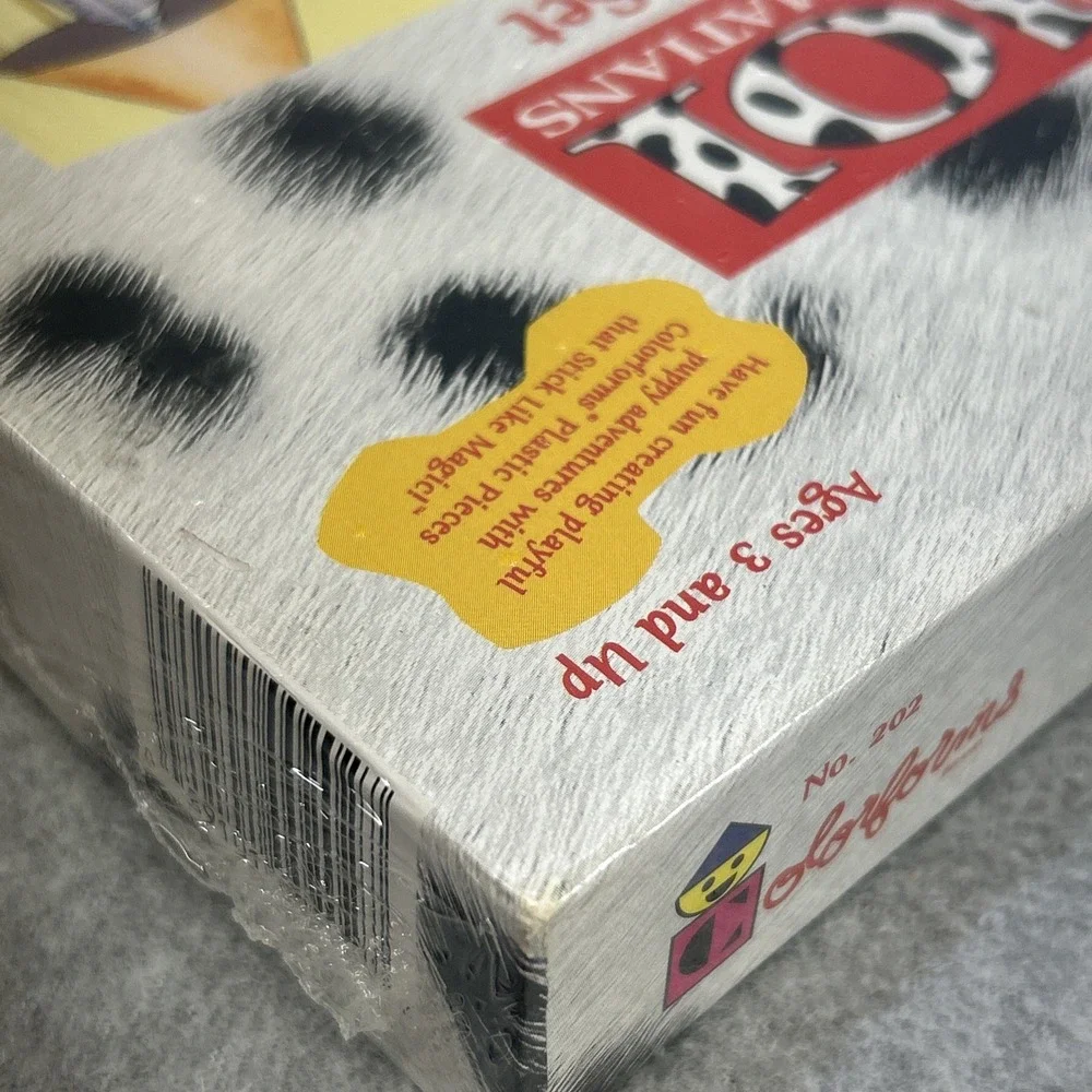 New In Box Disney's 101 Dalmatians Colorforms Play Set Sealed